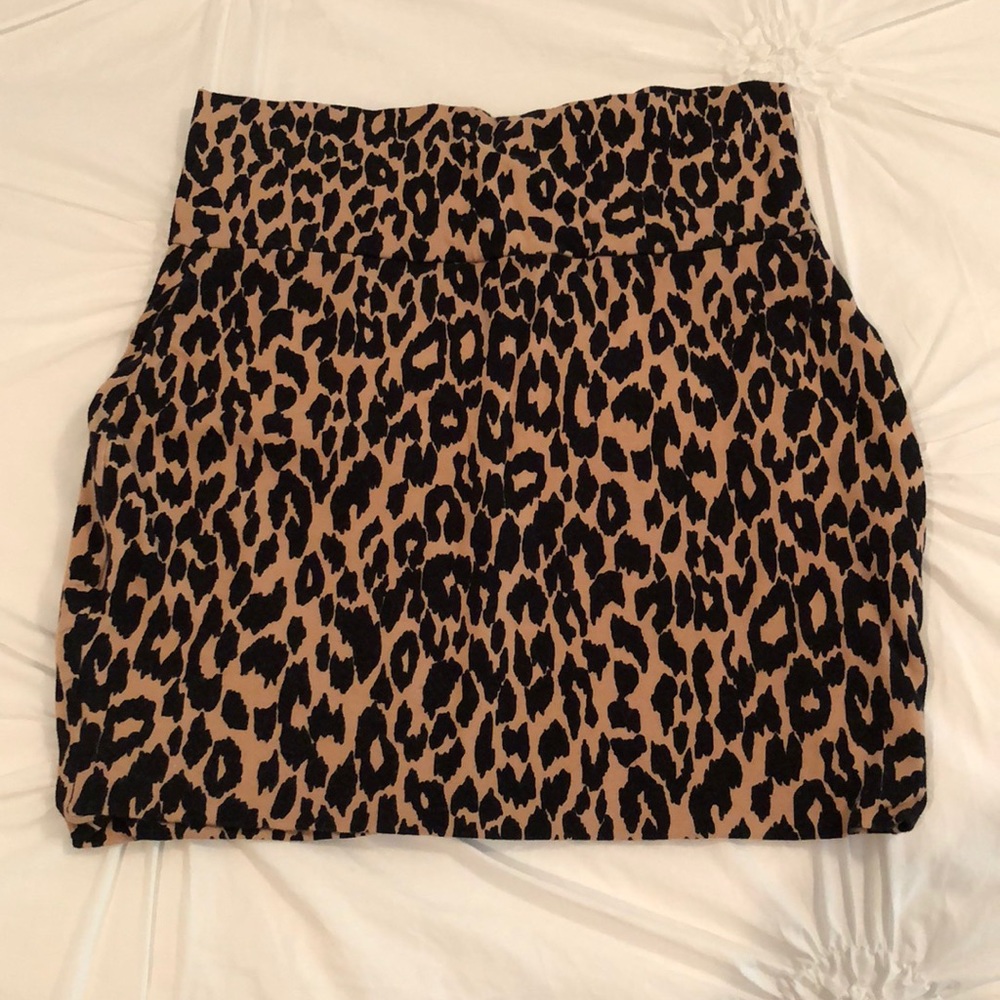 Leopard skirt